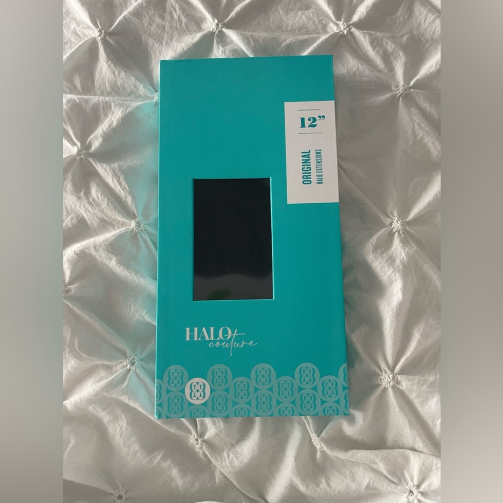 ***BRAND NEW*** NEVER WORN - 12" Halo Couture extension (black color 1)